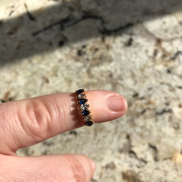 Beautiful Sapphire  Diamond 14 K Yellow Gold Ring - Picture 4 of 8